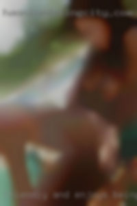 Friendly and enjoys being nude social in Riverside.