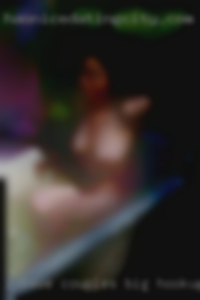 I have couples Big hookups smile on my lips near Evansville.
